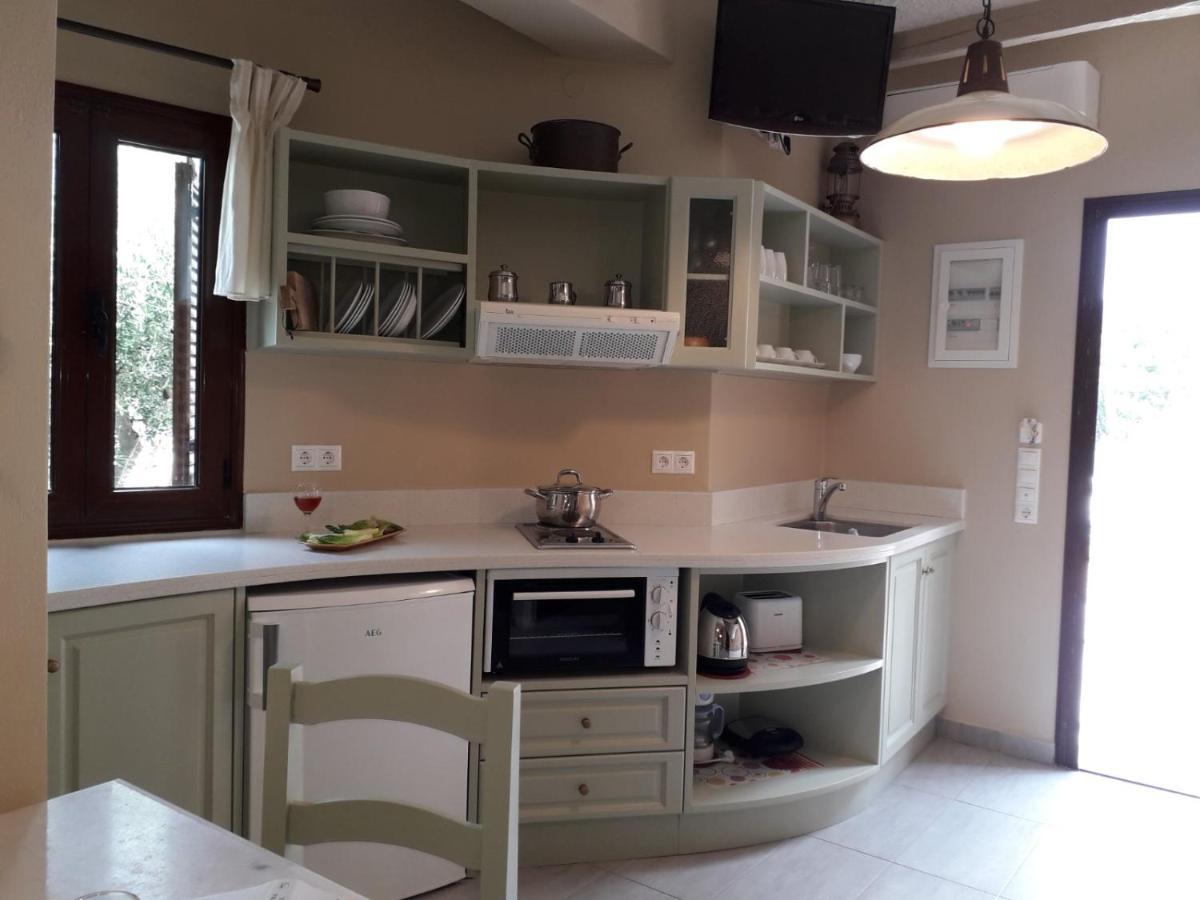 Likoudis Villas Suites ,On The Kioni,Ionian Islands Ithaca, ภายนอก รูปภาพ
